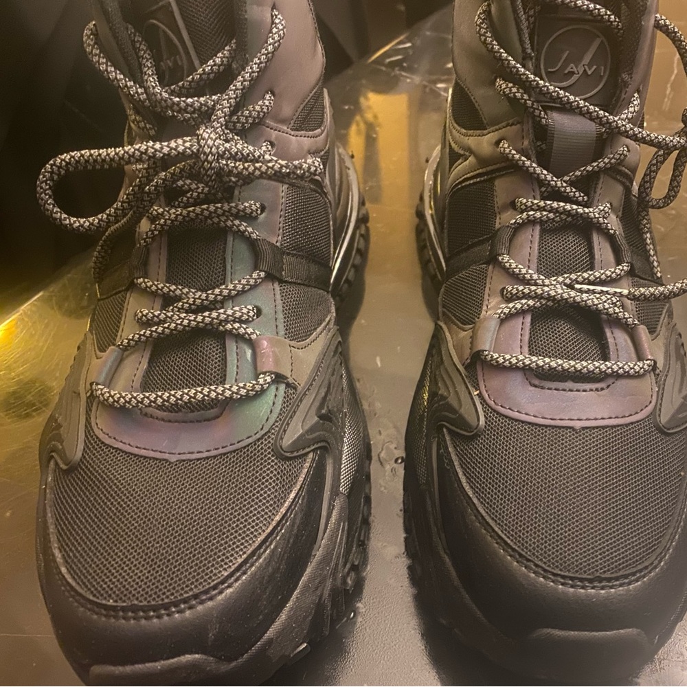 Men Javi sneakers size 10.5